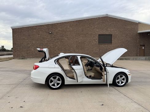 Used 2014 BMW 320i Sedan image 16