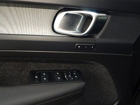 New 2026 Volvo XC40 B5 Plus w/ Protection Package Premier image 15