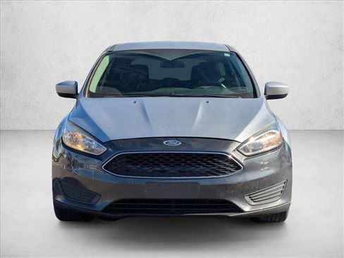 Used 2018 Ford Focus SE image 2