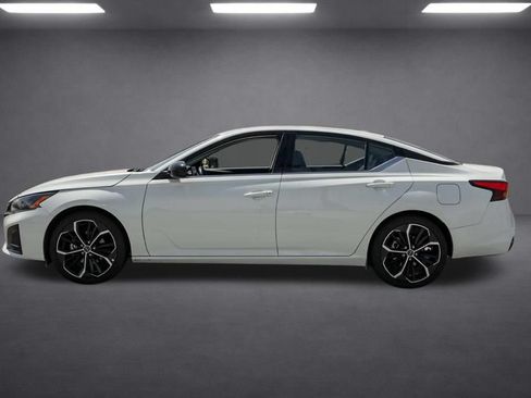 Used 2024 Nissan Altima 2.5 SR FWD image 8