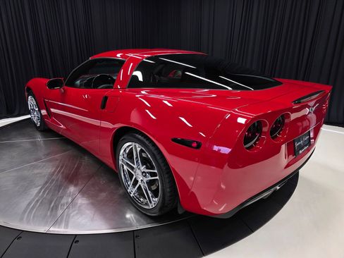 Used 2006 Chevrolet Corvette Coupe w/ Preferred Equipment Group RWD image 42