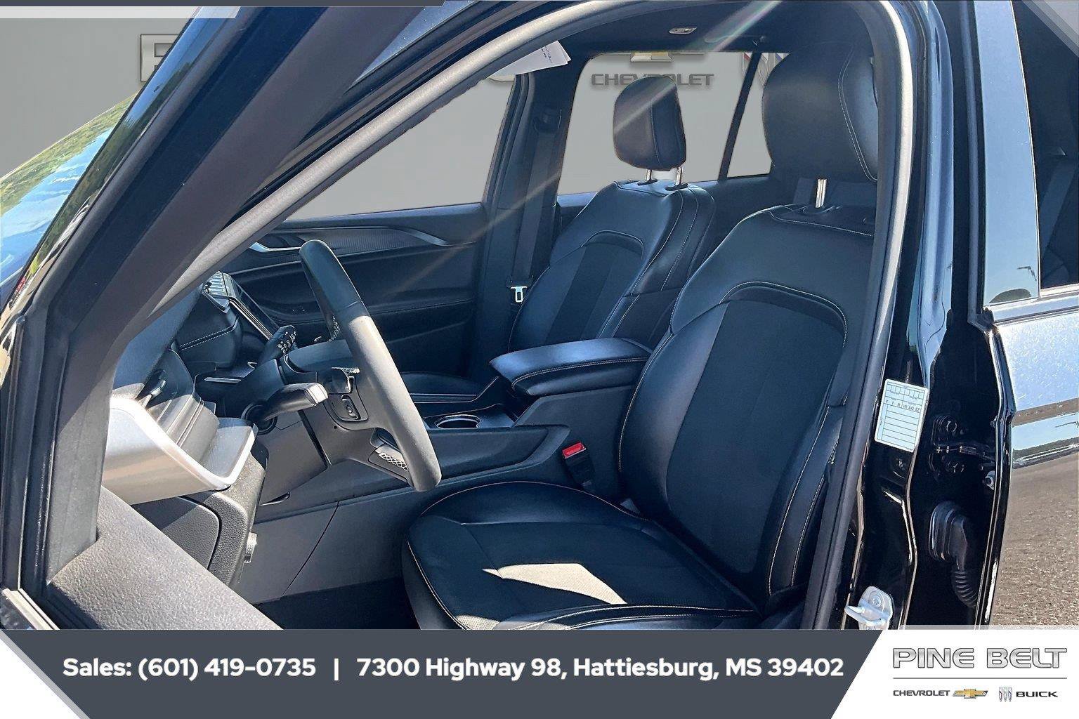 Used 2025 Jeep Grand Cherokee Altitude AWD/4WD image 18