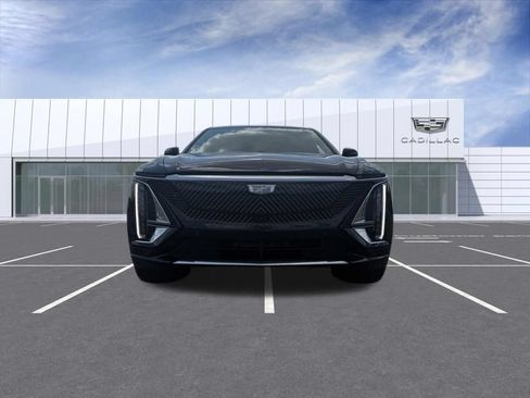 Certified 2024 Cadillac Lyriq Luxury w/ LPO, Floor Liner Package AWD/4WD image 7