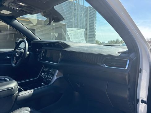 Used 2023 GMC Yukon XL Denali w/ Denali Reserve Package image 14