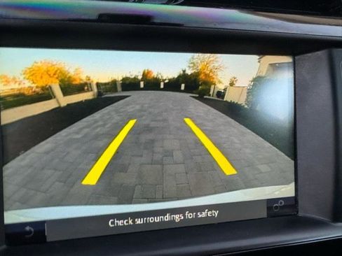 Used 2017 Jaguar XE image 16