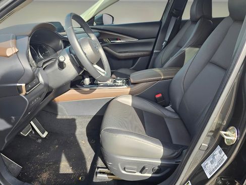 Used 2025 MAZDA CX-30 AWD 2.5 S w/ Premium Package image 9