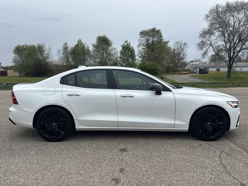 Used 2024 Volvo S60 B5 Plus w/ Climate Package AWD/4WD image 43