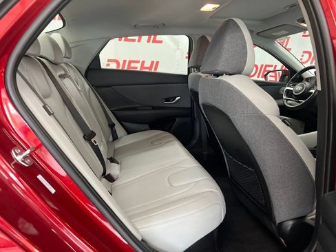 Used 2025 Hyundai Elantra Limited FWD image 10