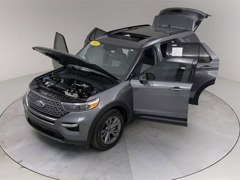 Certified 2022 Ford Explorer XLT w/ Equipment Group 202A image 58