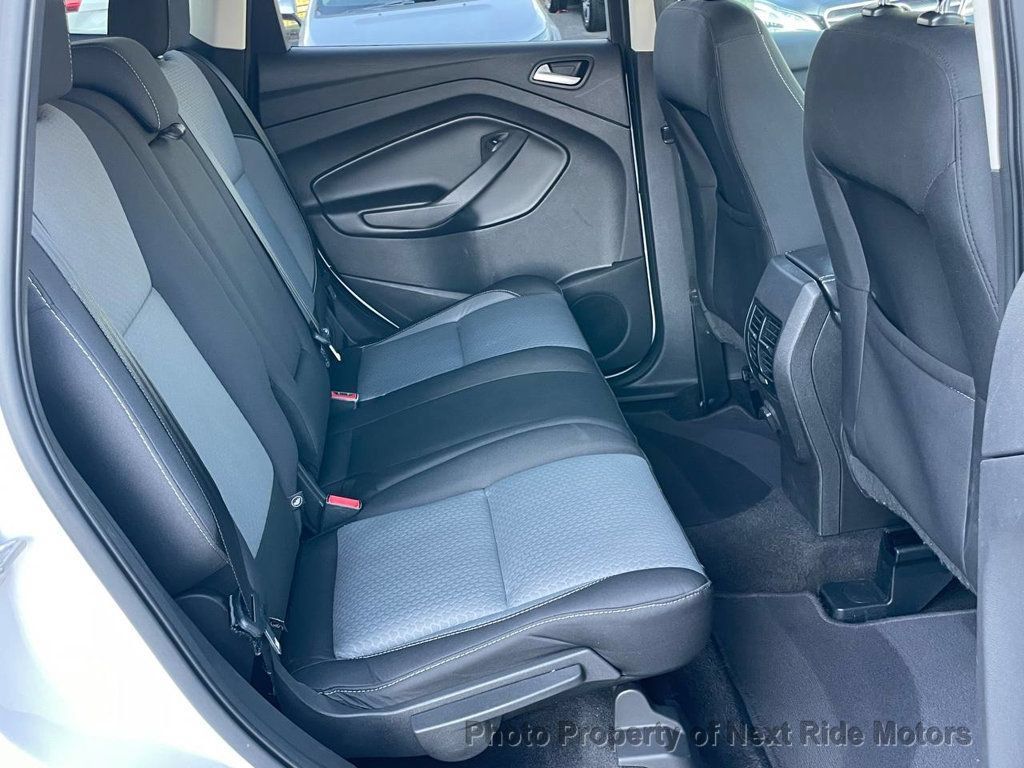 Used 2017 Ford Escape SE FWD image 12