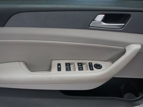 Used 2017 Hyundai Sonata SE FWD image 9