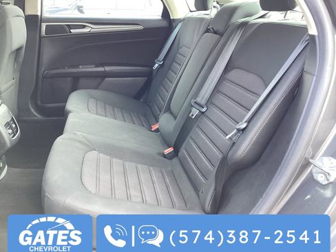 Used 2020 Ford Fusion SE image 16