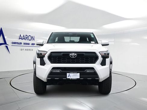 Used 2024 Toyota Tacoma TRD Off-Road AWD/4WD image 4
