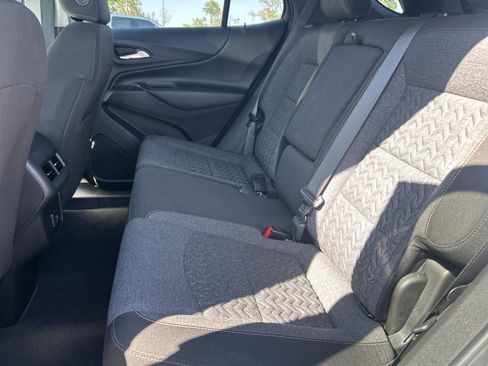 Used 2023 Chevrolet Equinox LT image 15