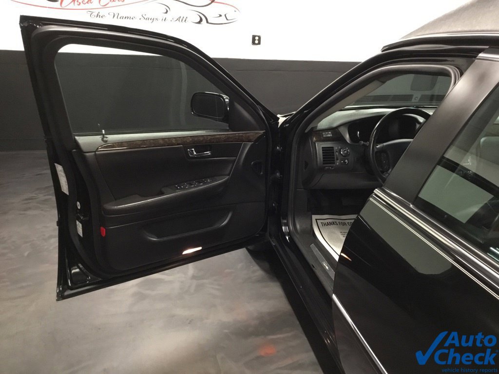 Used 2011 Cadillac DTS Limousine FWD image 22