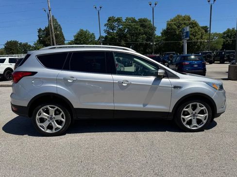 Used 2019 Ford Escape Titanium AWD/4WD image 2