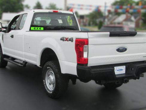 Used 2019 Ford F250 XL w/ Power Equipment Group AWD/4WD image 6