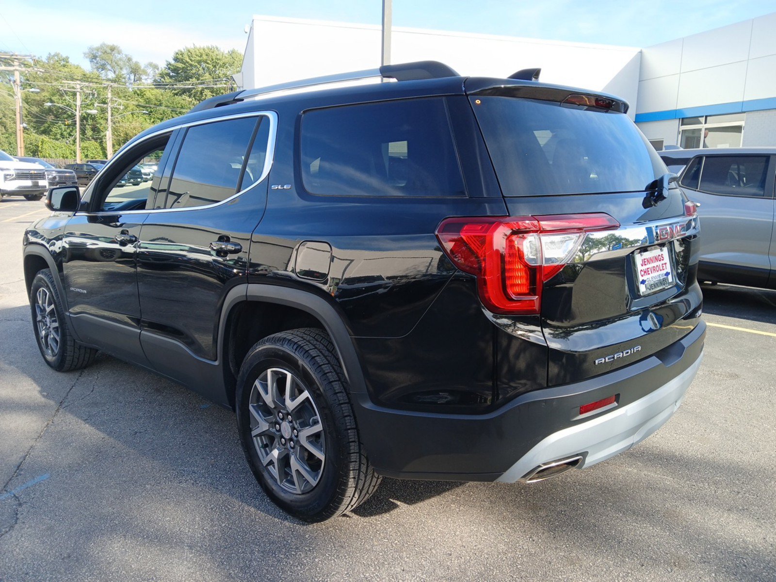 Used 2023 GMC Acadia SLE w/ Driver Convenience Package AWD/4WD image 5