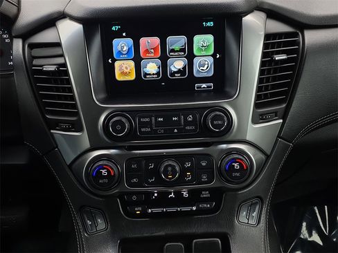 Used 2019 Chevrolet Suburban LT image 24