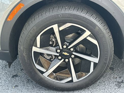 Used 2025 Chevrolet Equinox EV LT w/ Comfort Package image 13