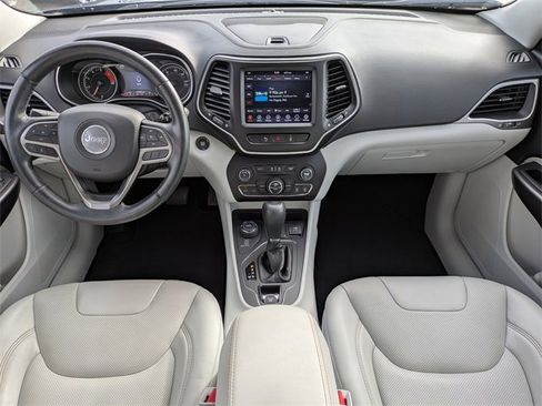 Used 2021 Jeep Cherokee Latitude Lux w/ Comfort/Convenience Group image 16