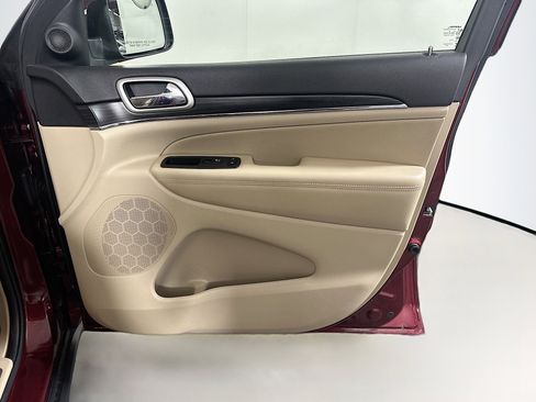 Used 2019 Jeep Grand Cherokee Limited RWD image 32