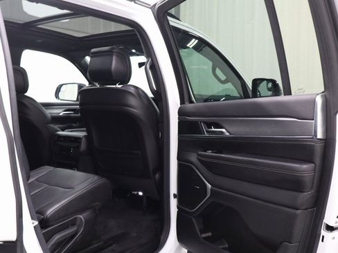 Used 2023 Jeep Wagoneer Series II image 17