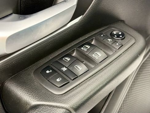 Used 2019 RAM 1500 Big Horn AWD/4WD image 18