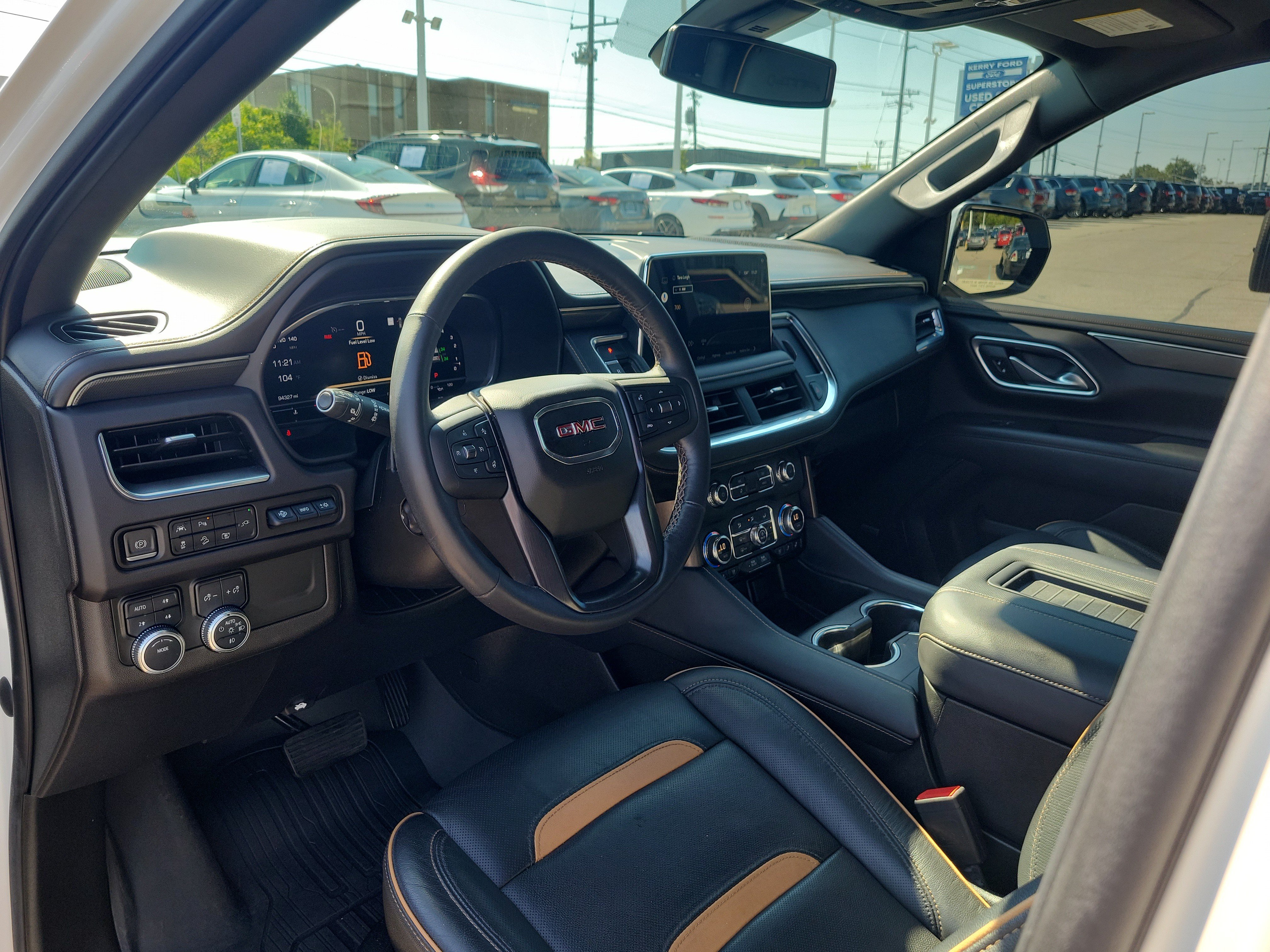 Used 2022 GMC Yukon AT4 w/ AT4 Premium Package AWD/4WD image 18
