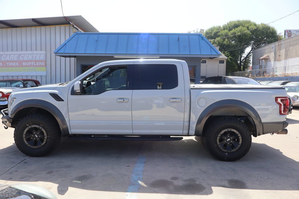 Used 2017 Ford F150 Raptor w/ Equipment Group 802A Luxury AWD/4WD image 4
