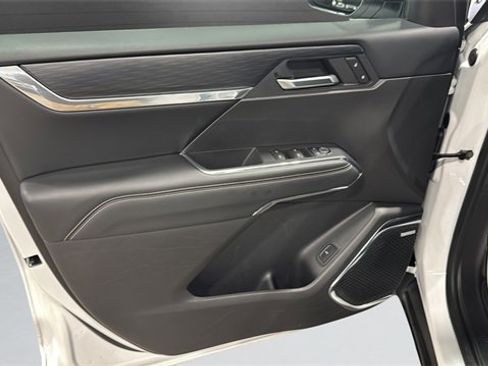 Used 2025 GMC Acadia Elevation image 23