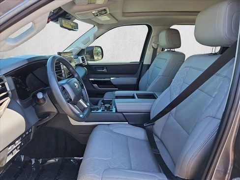 Used 2024 Toyota Tundra Limited AWD/4WD image 23
