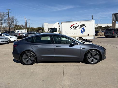 Used 2023 Tesla Model 3 Standard Range image 9
