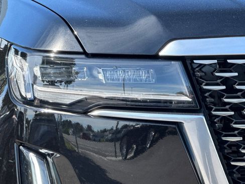 Used 2023 Cadillac Escalade Premium Luxury image 43