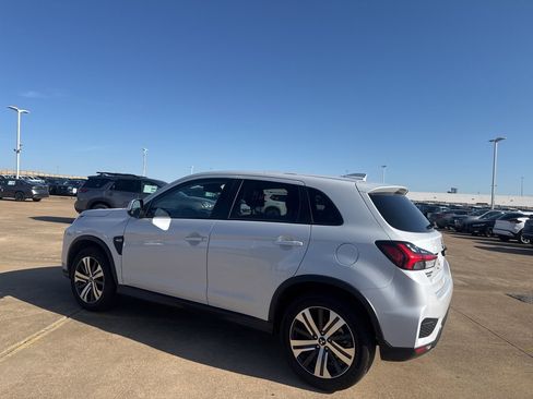 Used 2024 Mitsubishi Outlander Sport ES image 12
