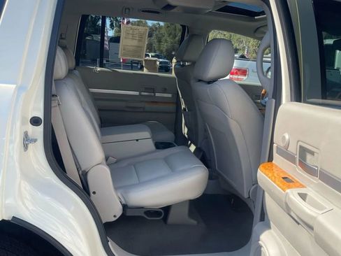 Used 2008 Chrysler Aspen Limited image 12