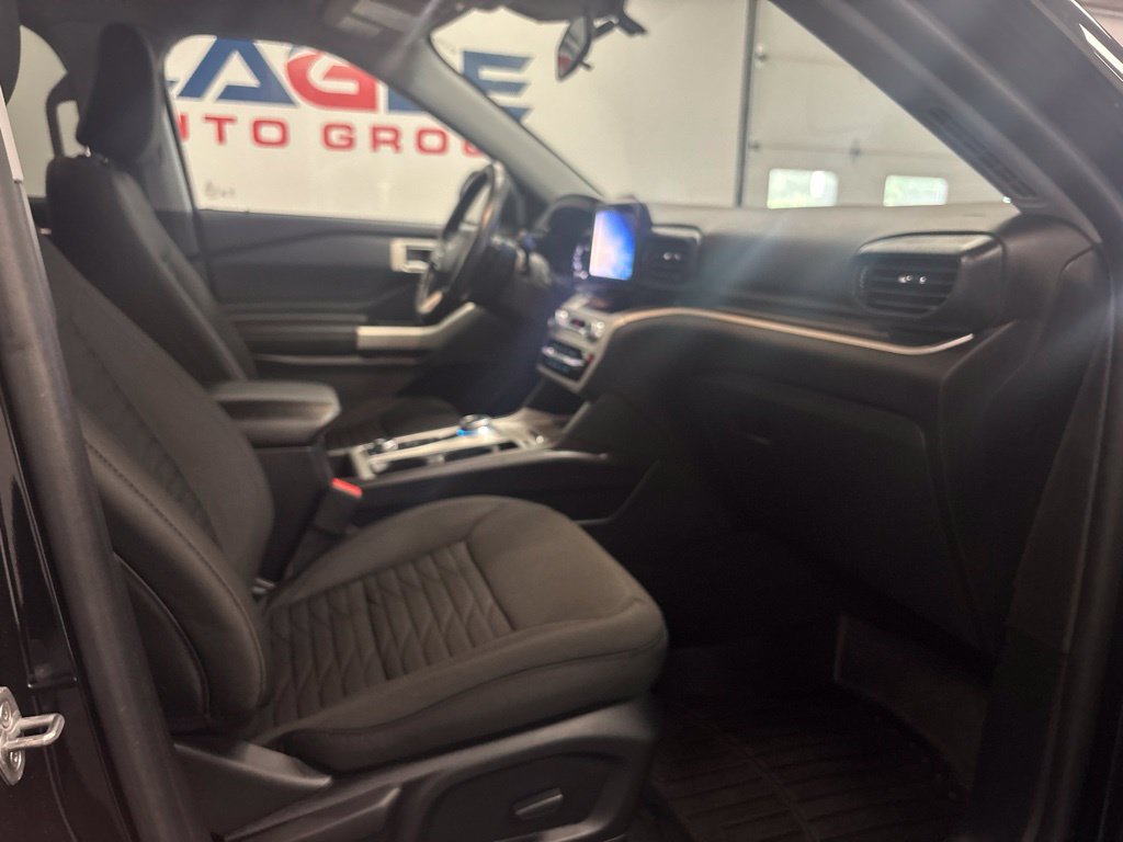 Used 2021 Ford Explorer XLT w/ Class III Trailer Tow Package AWD/4WD image 31
