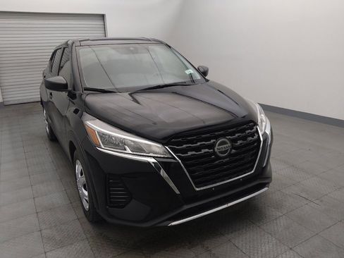 Used 2021 Nissan Kicks S image 14