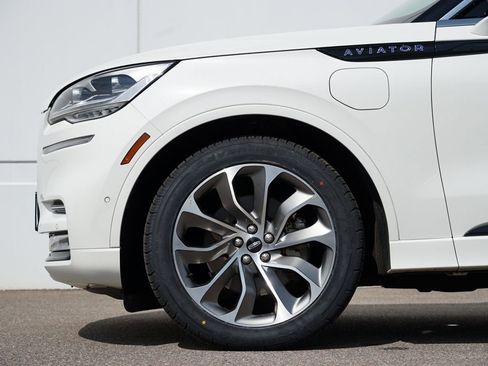 Used 2022 Lincoln Aviator Grand Touring w/ Equipment Group 301A image 11