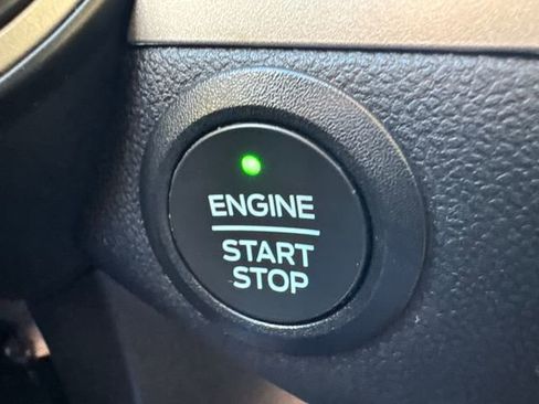 Used 2022 Ford Escape SE w/ Convenience Package image 32