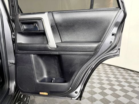 Used 2014 Toyota 4Runner SR5 RWD image 38