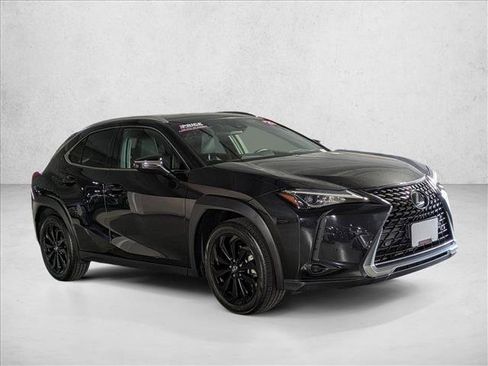 Used 2021 Lexus UX 200 image 3