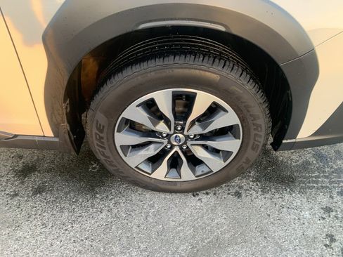 Used 2023 Subaru Outback Touring image 9