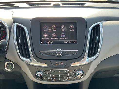 Used 2022 Chevrolet Equinox LT w/ Driver Convenience Package image 12