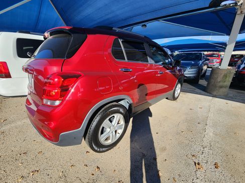 Used 2020 Chevrolet Trax LT w/ Driver Confidence Package image 4