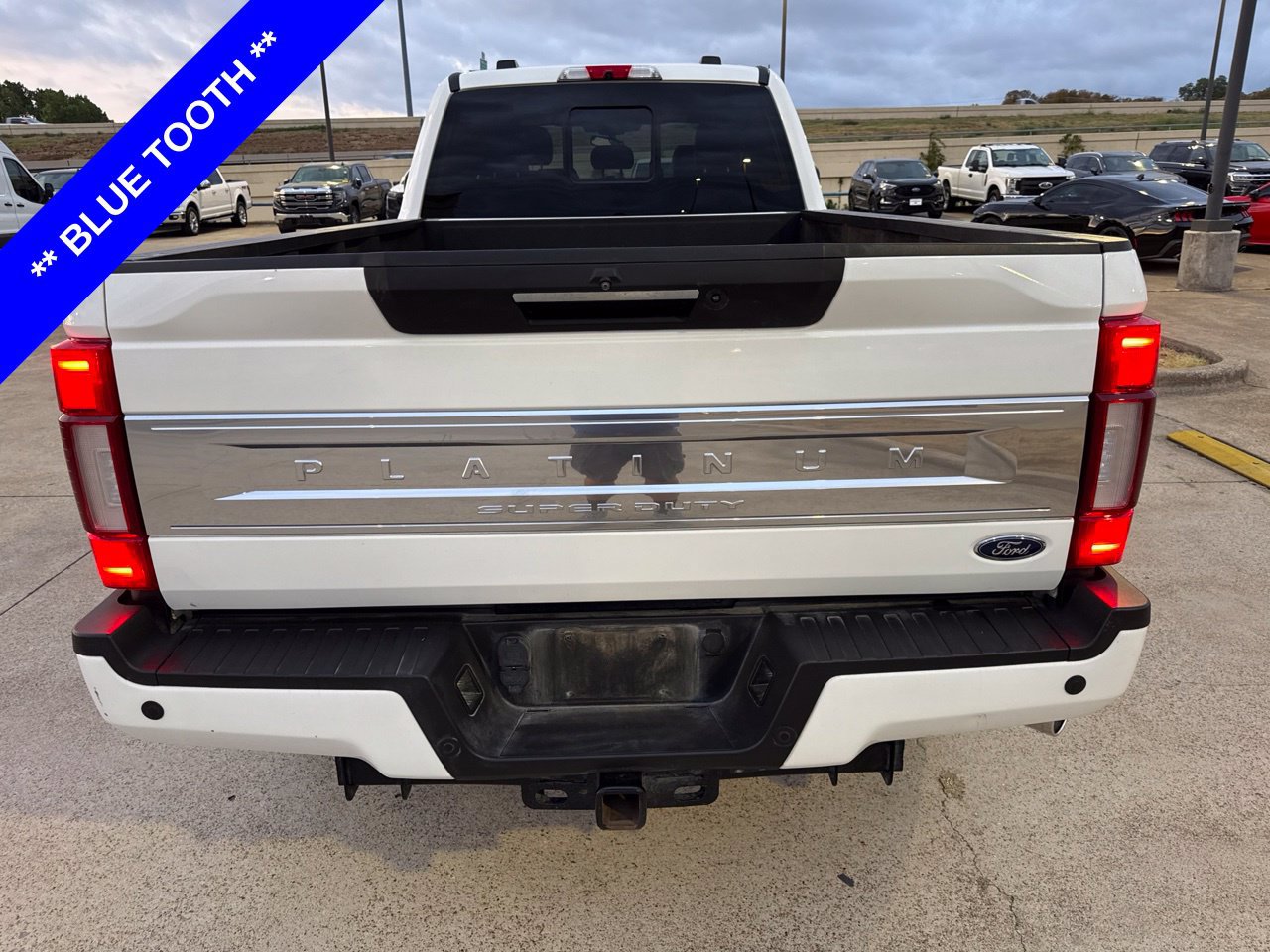 Used 2022 Ford F350 Platinum w/ FX4 Off-Road Package AWD/4WD image 9