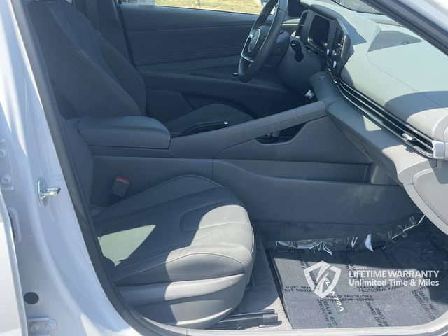 Certified 2025 Hyundai Elantra Sport FWD image 25