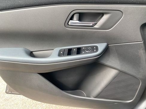 New 2026 Nissan Leaf image 12