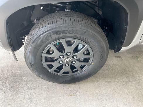 New 2026 Toyota 4Runner SR5 AWD/4WD image 10