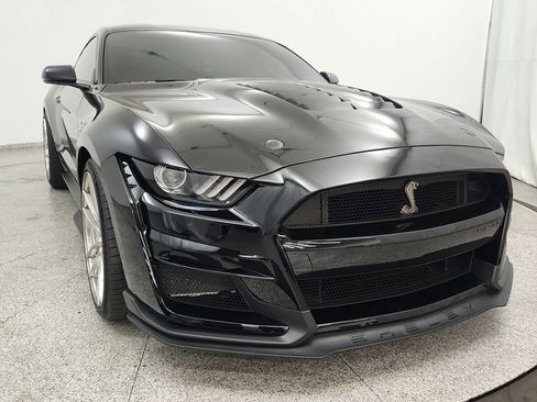 Used 2020 Ford Mustang Shelby GT500 w/ Technology Package RWD image 11